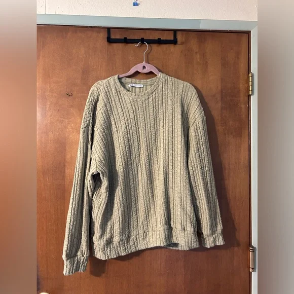 Zara Raised Textured Sweatshirt - Picture 3 of 5